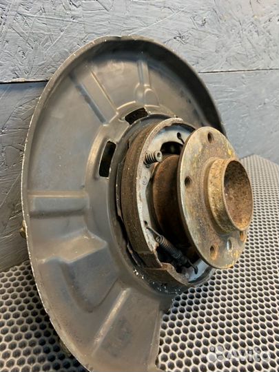 Кулак поворотный задний правый Bmw 335 Xi E92 N54