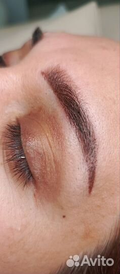 Перманентный макияж бровей