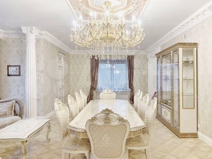 Дом 335 м² на участке 10 сот.