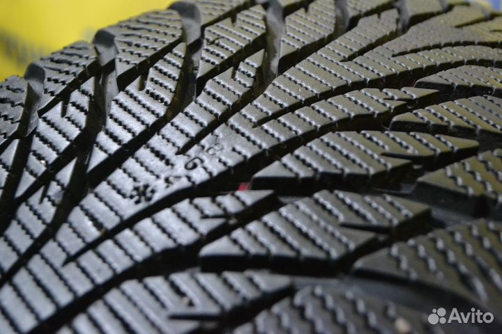 Nokian Tyres Hakkapeliitta R2 225/50 R17
