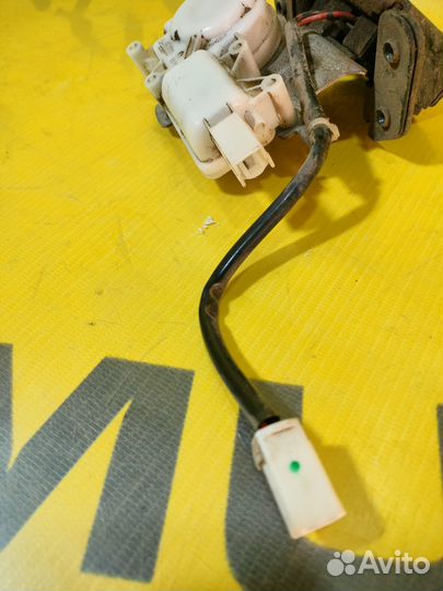 Замок крышки багажника Mazda CX-7