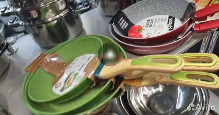 Сковорода с антипригарным покрытием каменным