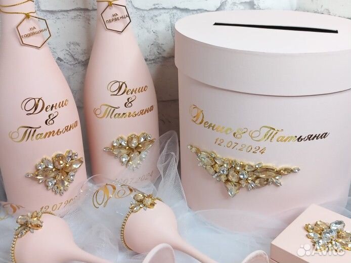 Свадебное шампанское, фужеры, свечи, казна