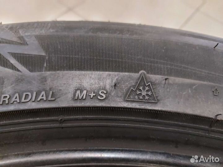 Bridgestone Blizzak DM-V3 285/45 R22 110T
