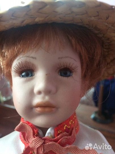 Кукла фарфоровая коллекционная