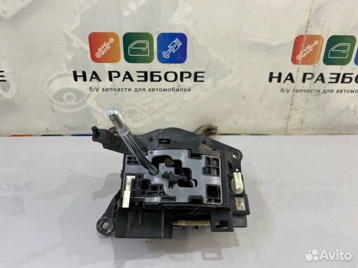 Селектор АКПП Toyota Land Cruiser 200 1VD-FTV 2015