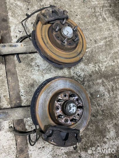 Передние стойки Volvo 960