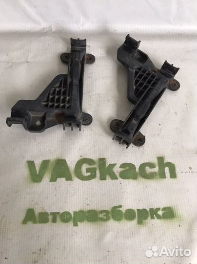 Кронштейн бампера audi 100 c4