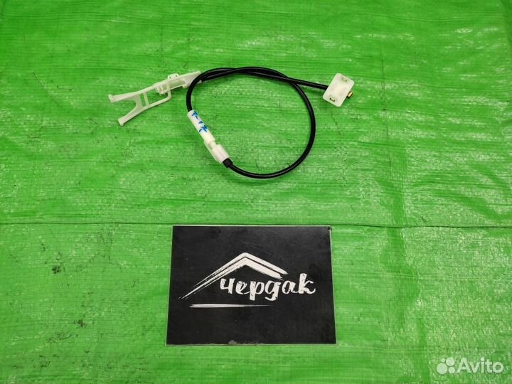 Трос открывания багажника зад. Volkswagen Touareg