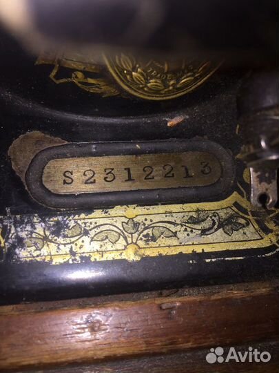 Швейная машинка зингер