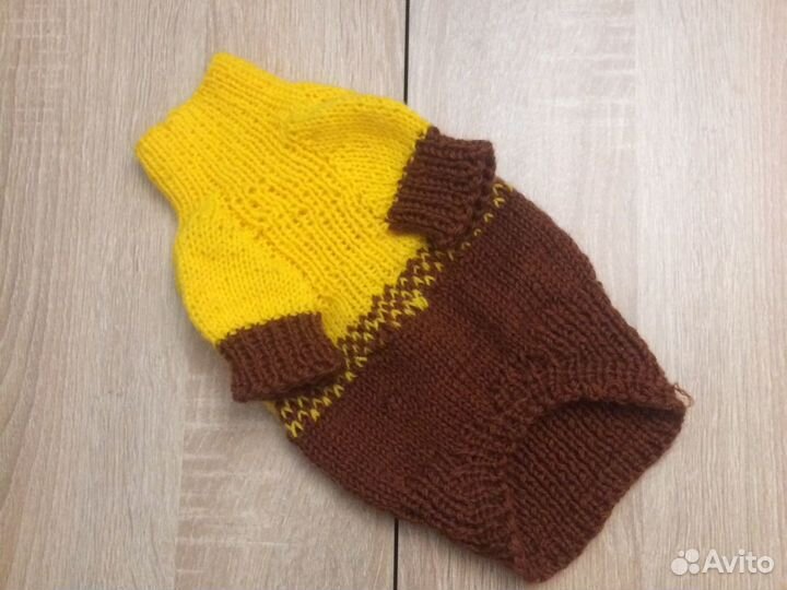 Вязаная кофта и шапка для собак