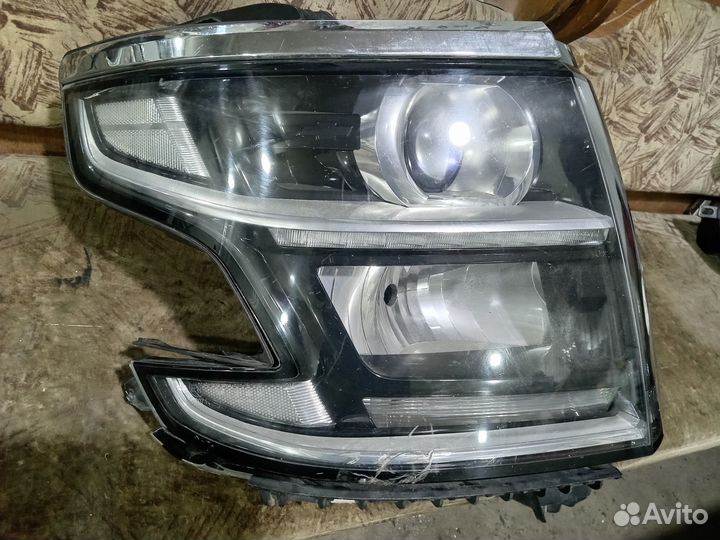 Chevrolet tahoe 4 фара правая