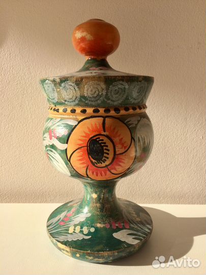 Вазочка на ножке с крышкой