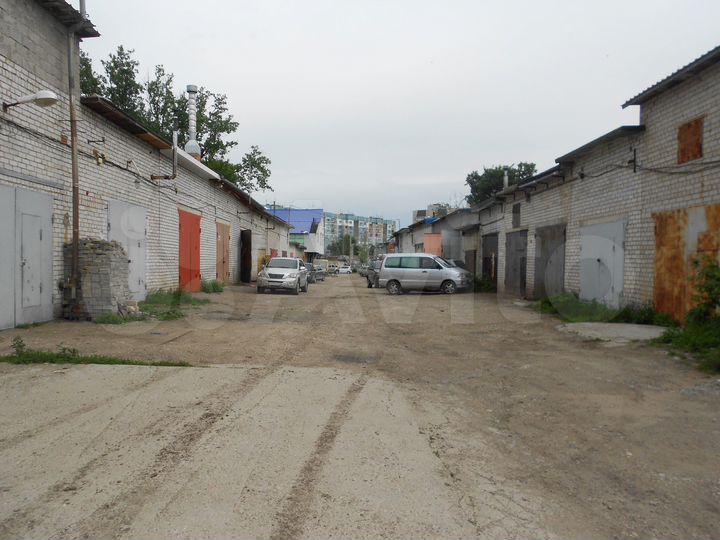 Гараж, > 30 м²