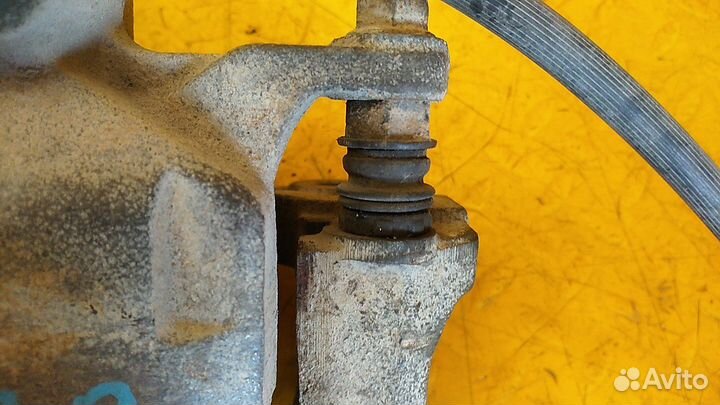 Суппорт передний L200 (KB) 4605A202