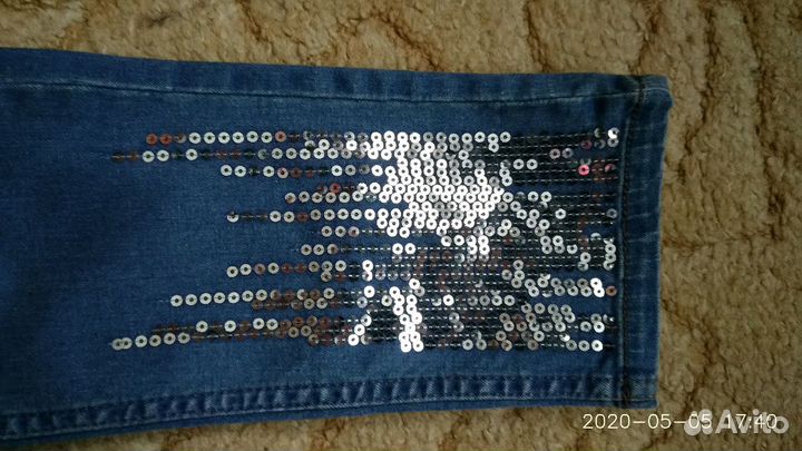 Новые джинсы Button Blue