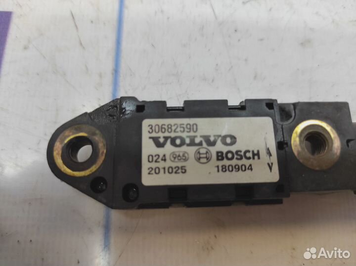 Датчик AIR BAG Volvo XC90 30682590