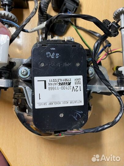 Комплект для левой фары Cadillac Srx II