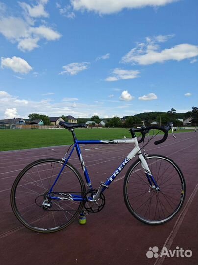 Шоссейный велосипед Trek 1000