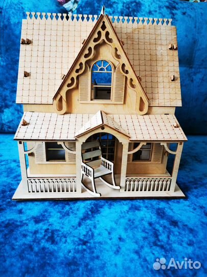 Кукольный домик с мебелью