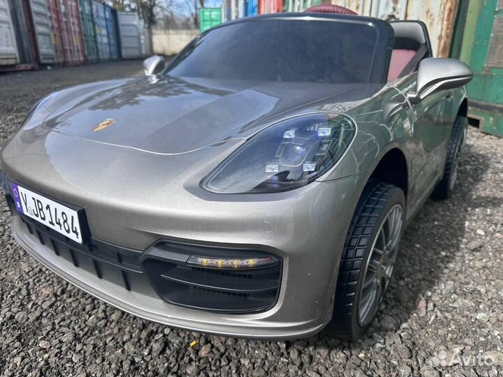 Электромобиль Porsche Panamera