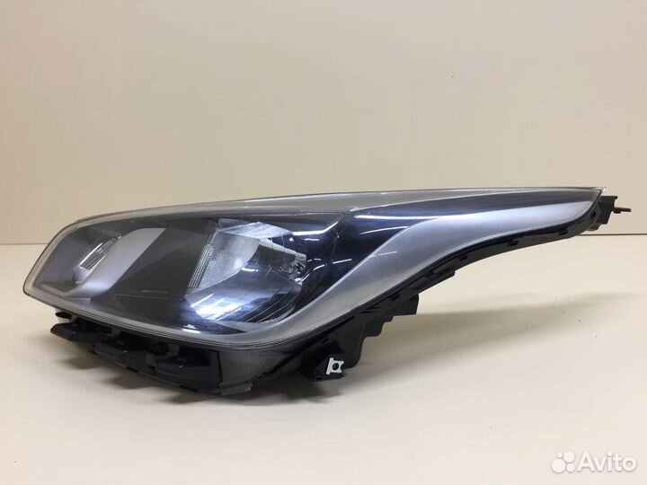 Фара левая Kia Rio 4 FB 2017