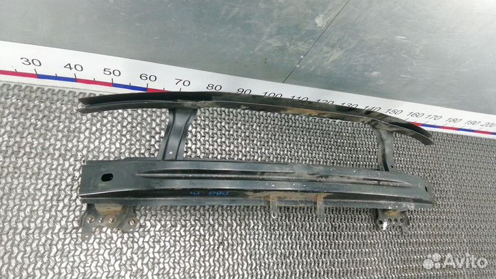 Усилитель бампера передний на Volkswagen Passat B6