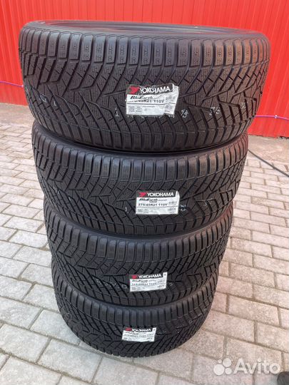 Yokohama BluEarth Winter V905 275/45 R21 и 315/40 R21 115V