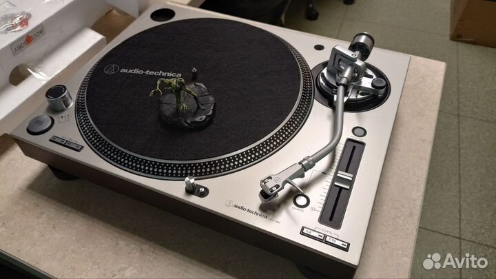 Виниловый проигрыватель Audio-Technica AT-LP140XPS