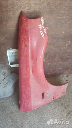 Крыло переднее правое на honda civic 95-00