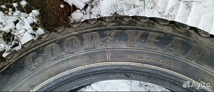 Goodyear Ultragrip Ice Arctic 205/55 R16