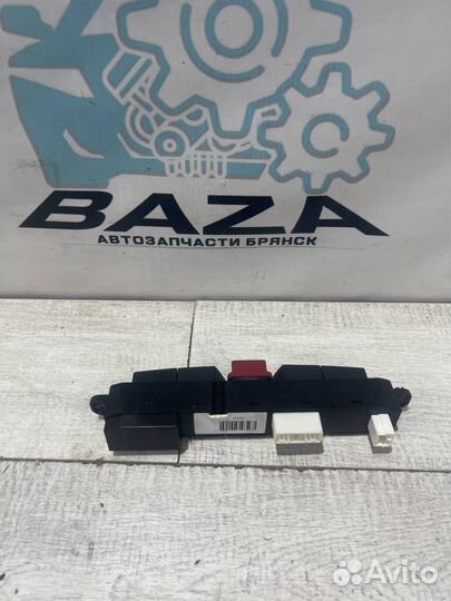 Блок кнопок аварийной сигнализации Kia Ceed 1