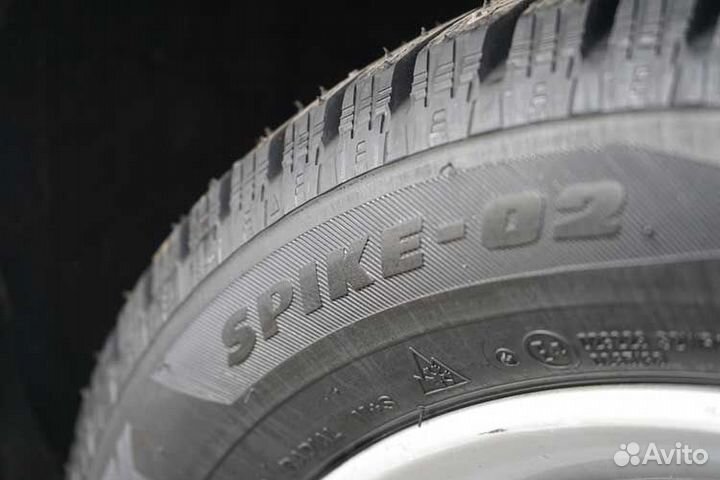 Bridgestone Blizzak Spike-02 195/65 R15 91T