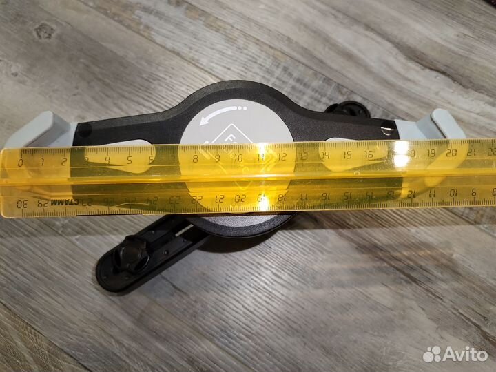 Автомобильный держатель для планшета