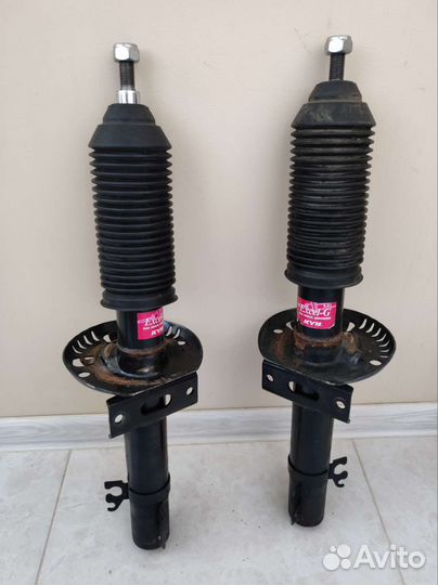 Стойка газомасляная 339763 KYB Volkswagen Polo