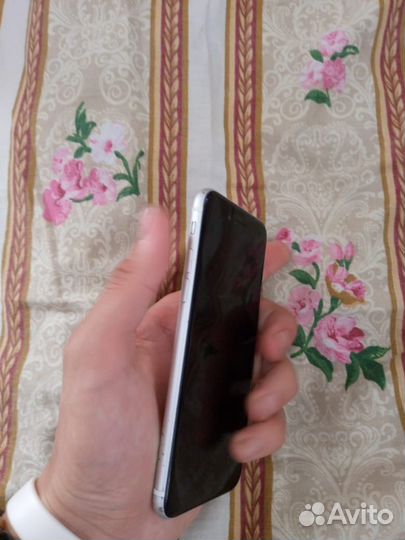 iPhone se2022 64гб
