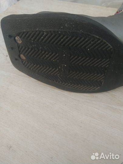 Лыжные ботинки