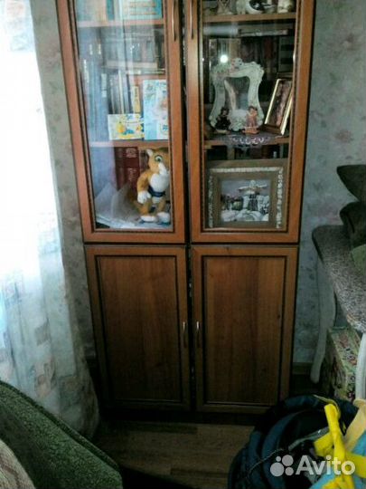 Книжный шкаф