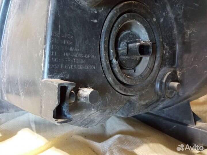 Фара Dodge Caliber