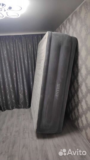 Надувной матрас (кровать) intex