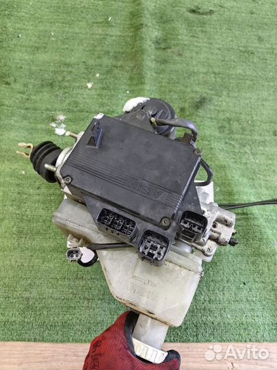 Главный тормозной цилиндр Mitsubishi Pajero 3 2004