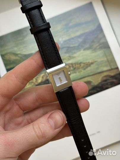 Часы Tissot Швецария женские