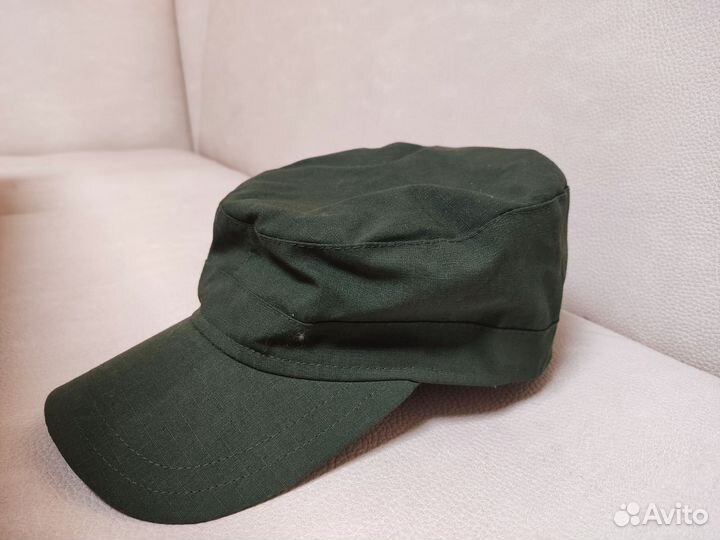 Кепка и шарф белый военные