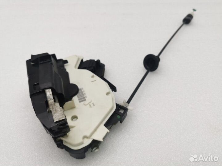 Замок боковой двери передний правый Skoda Octavia