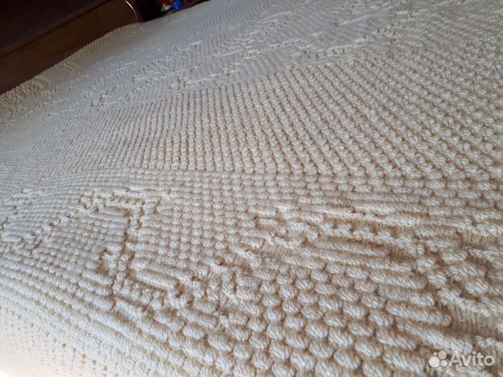 Пледы и покрывало