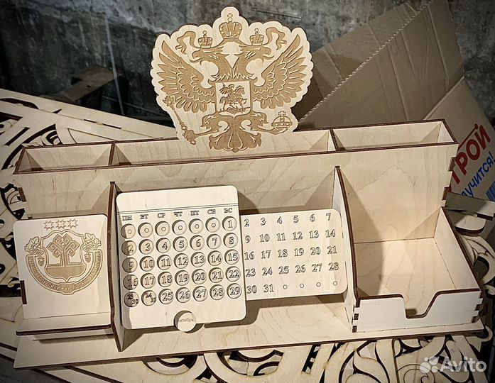 Лазерная резка по дереву, оргстеклу, пэт, кожи