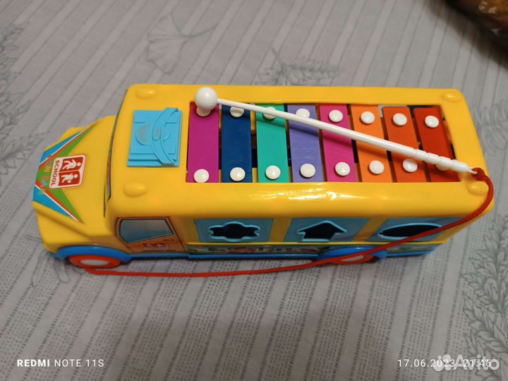 Игрушка автобус