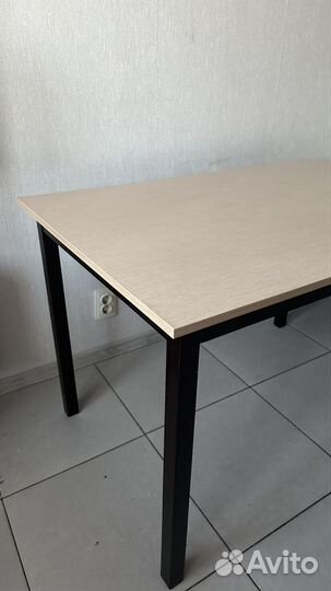 Кухонный стол