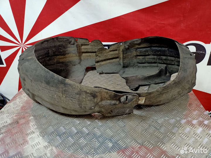 Подкрылок задний левый правый Ford Focus 3