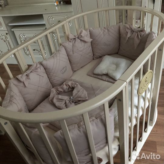 Овальная кроватка-трансформер